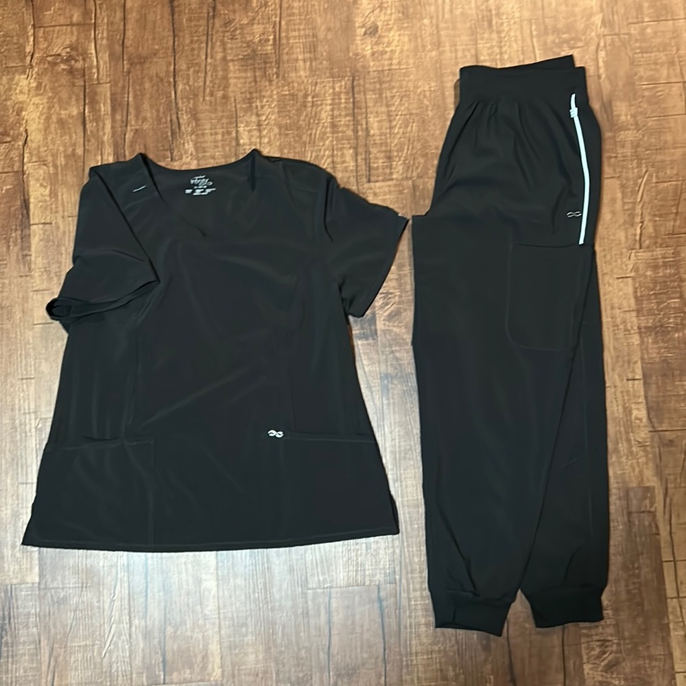 XL Cherokee Infinity Scrub Set